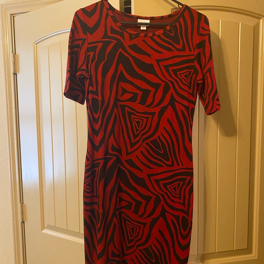 Lularoe Julia Fitted Dress XS Red and Black Abstract Design